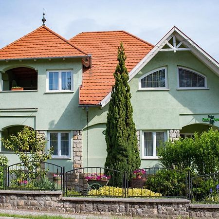 Park Apartman Héviz Zewnętrze zdjęcie