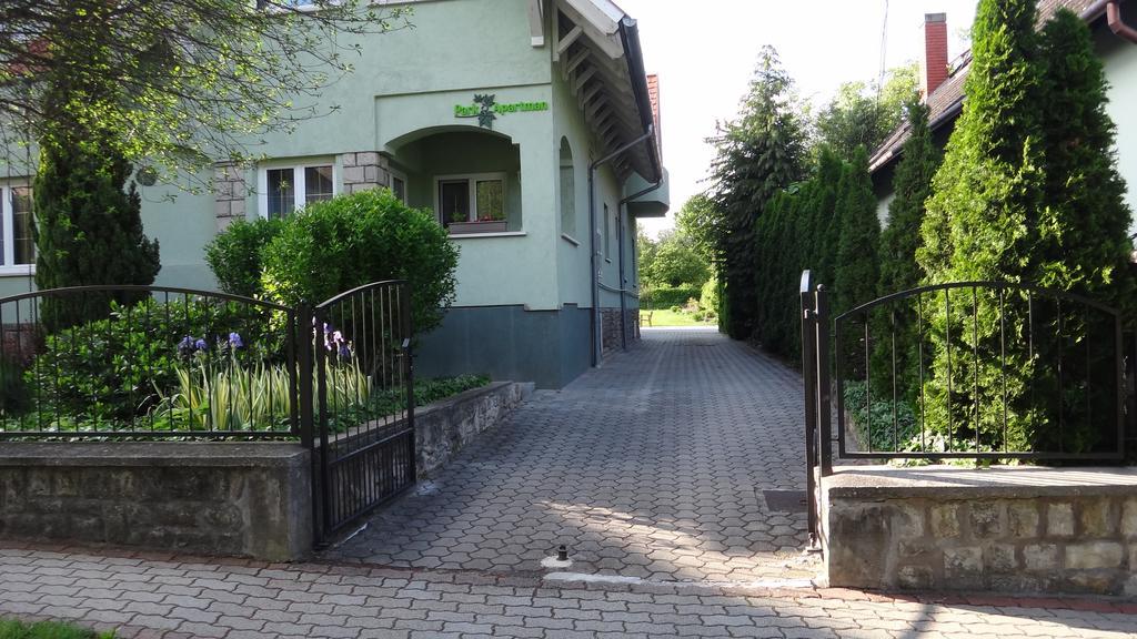 Park Apartman Héviz Zewnętrze zdjęcie